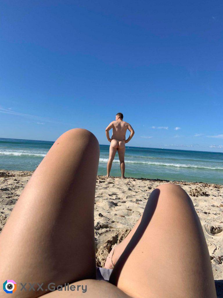 All natural at the beach [F+M]