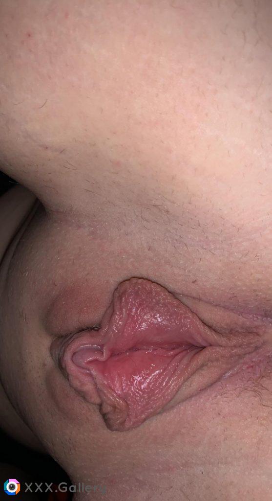 I’ve been told my wet pussy tastes so good ?