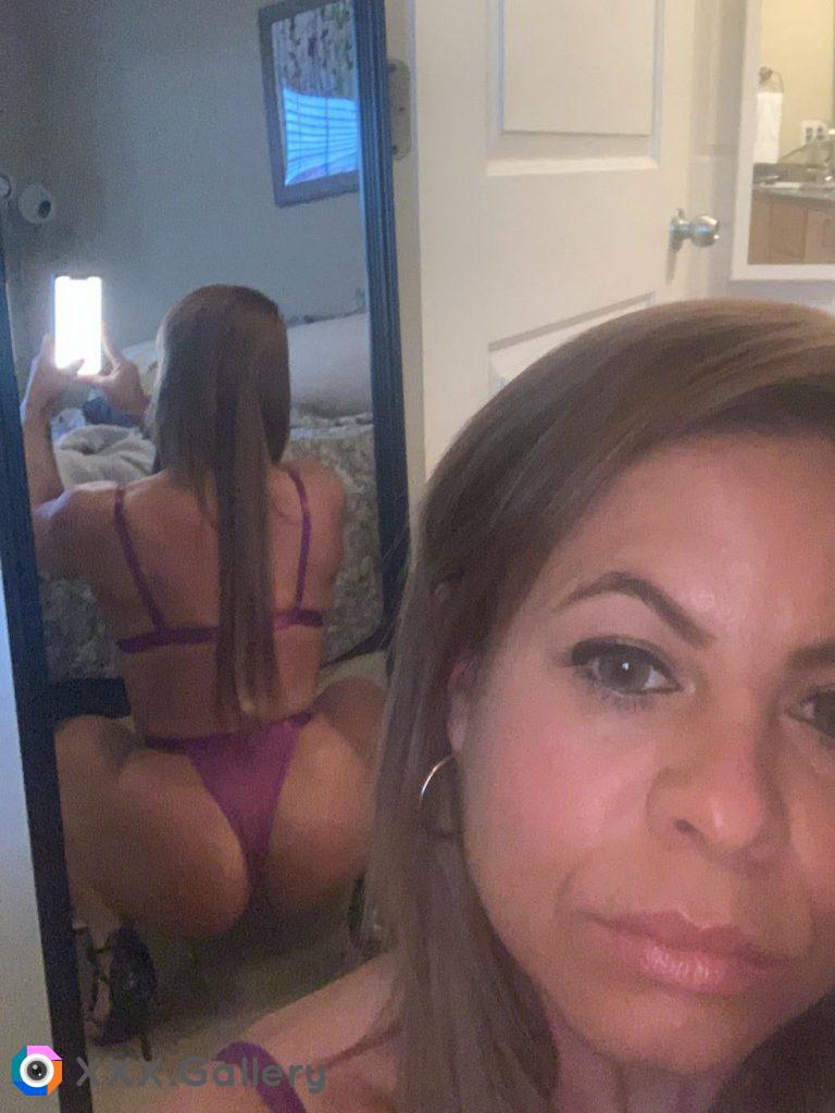 Do you guys like older women with big asses here?