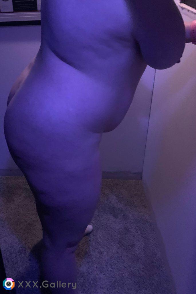 Curvy thick mom wishing you a happy hump day :)