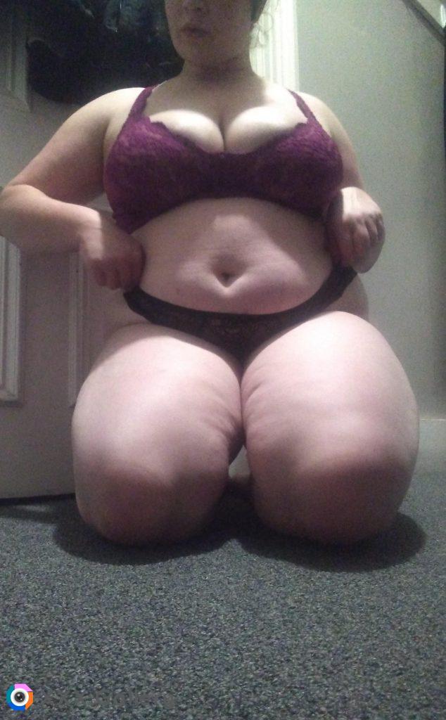 Just another lonely chubby girl who wants some love