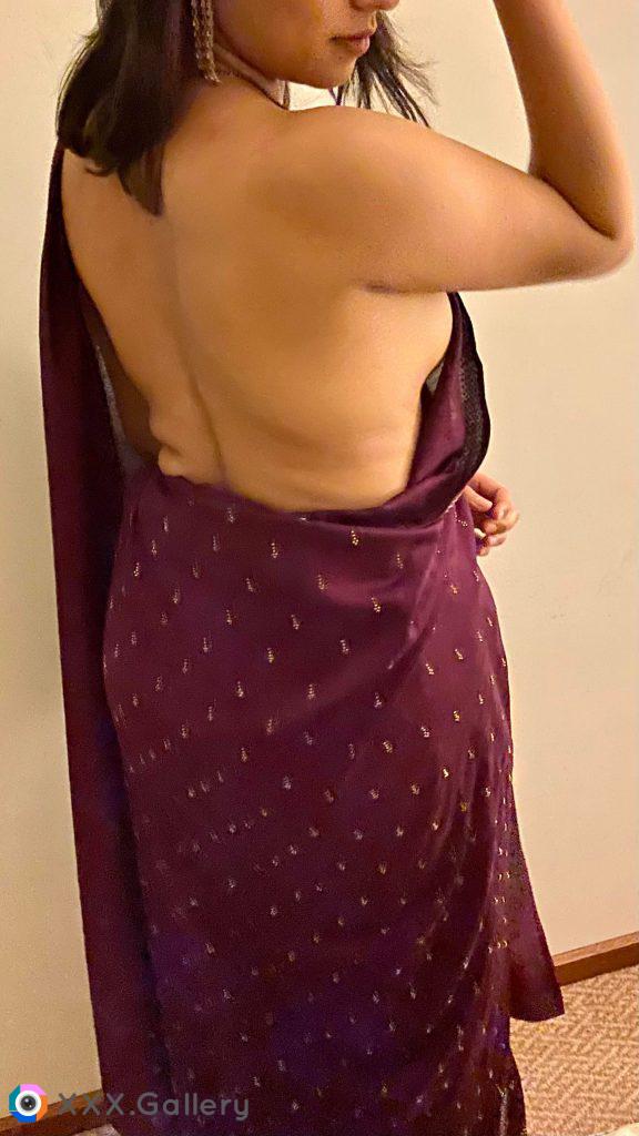 The proper way to wear a saree