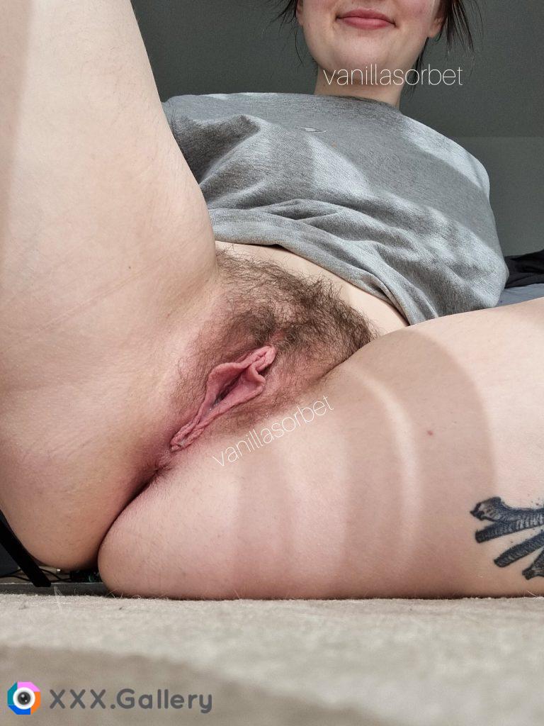 Hairy pussy is better than shaved, do you agree? ?