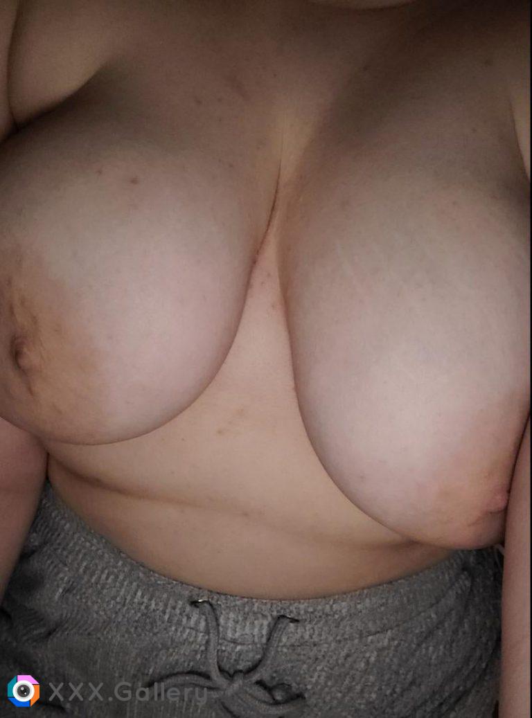 Hat noch jemand Platz in seinem Bett? (F23)