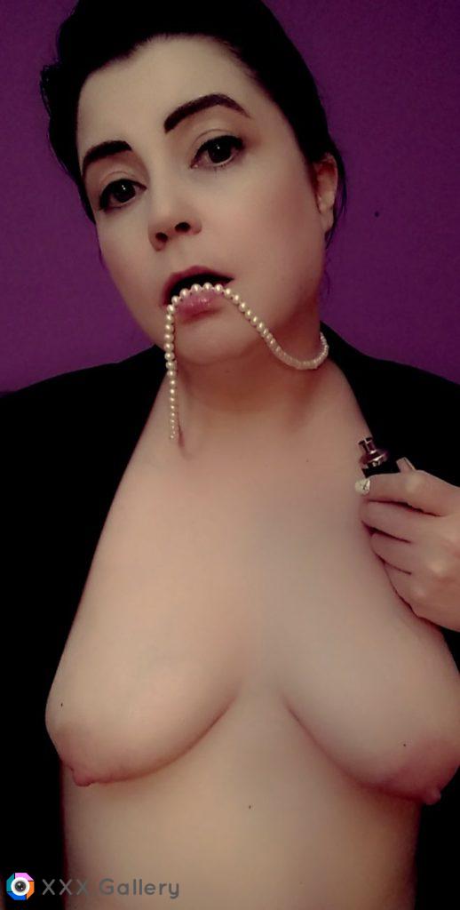 Oral fixation [f]