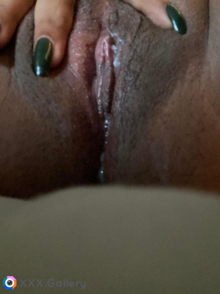 Aftermath of trying to fit more than one sharpie in my [f19] tight virgin pussy ;)