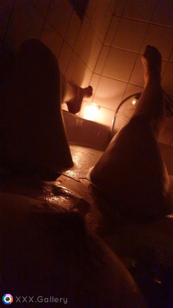 Enjoying a hot steamy bath ? [OC] [F]