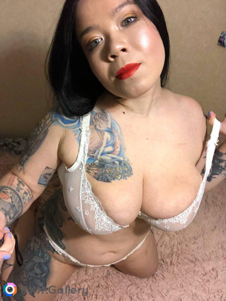 Spread and use my mexican latina pussy!