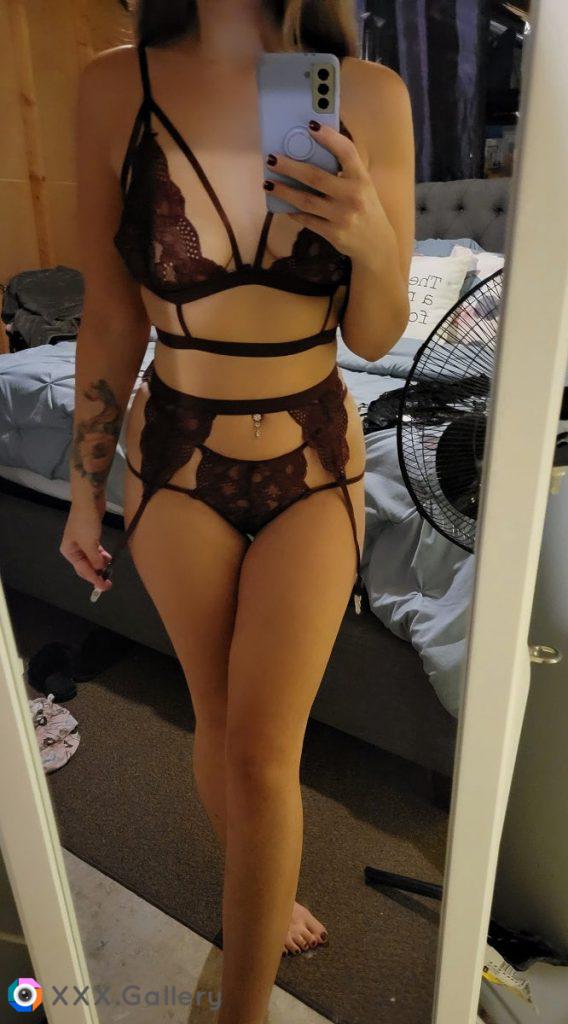 Trying on some new lingerie ?