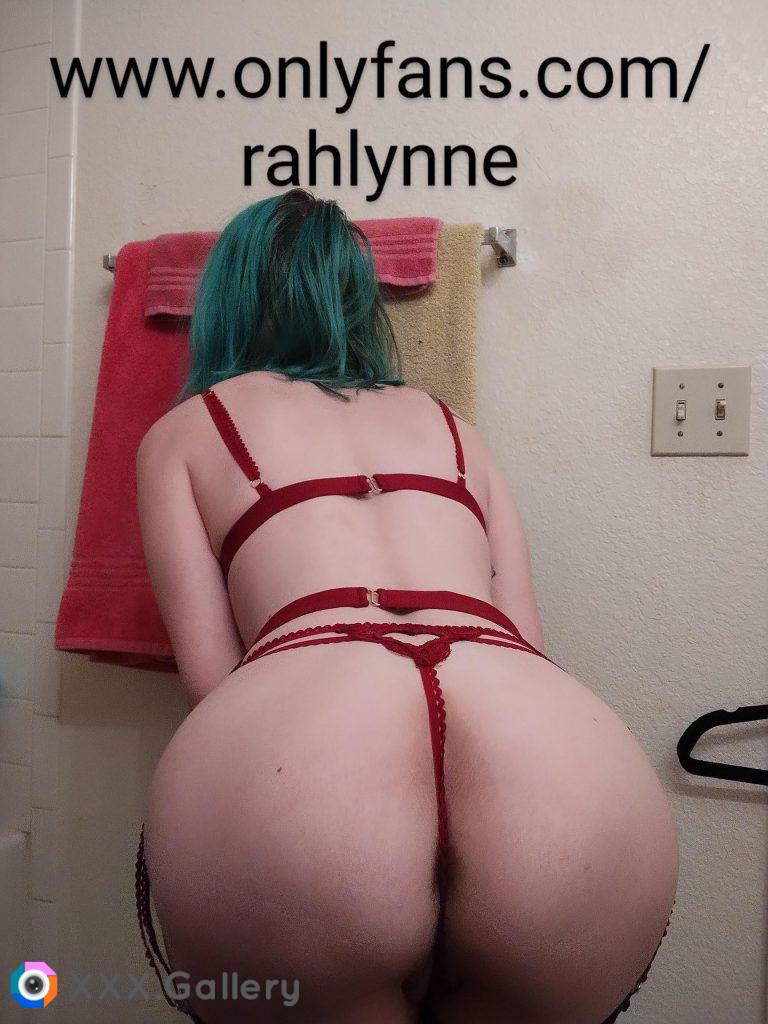 Wanna see a pale skinny goth chick with a jiggly booty and perfect handfuls of titties pose naked, play with herself, and fuck & suck her boyfriend? Want customs? Sub to my OF ?: Link on photo/in comments! 5% discount now!