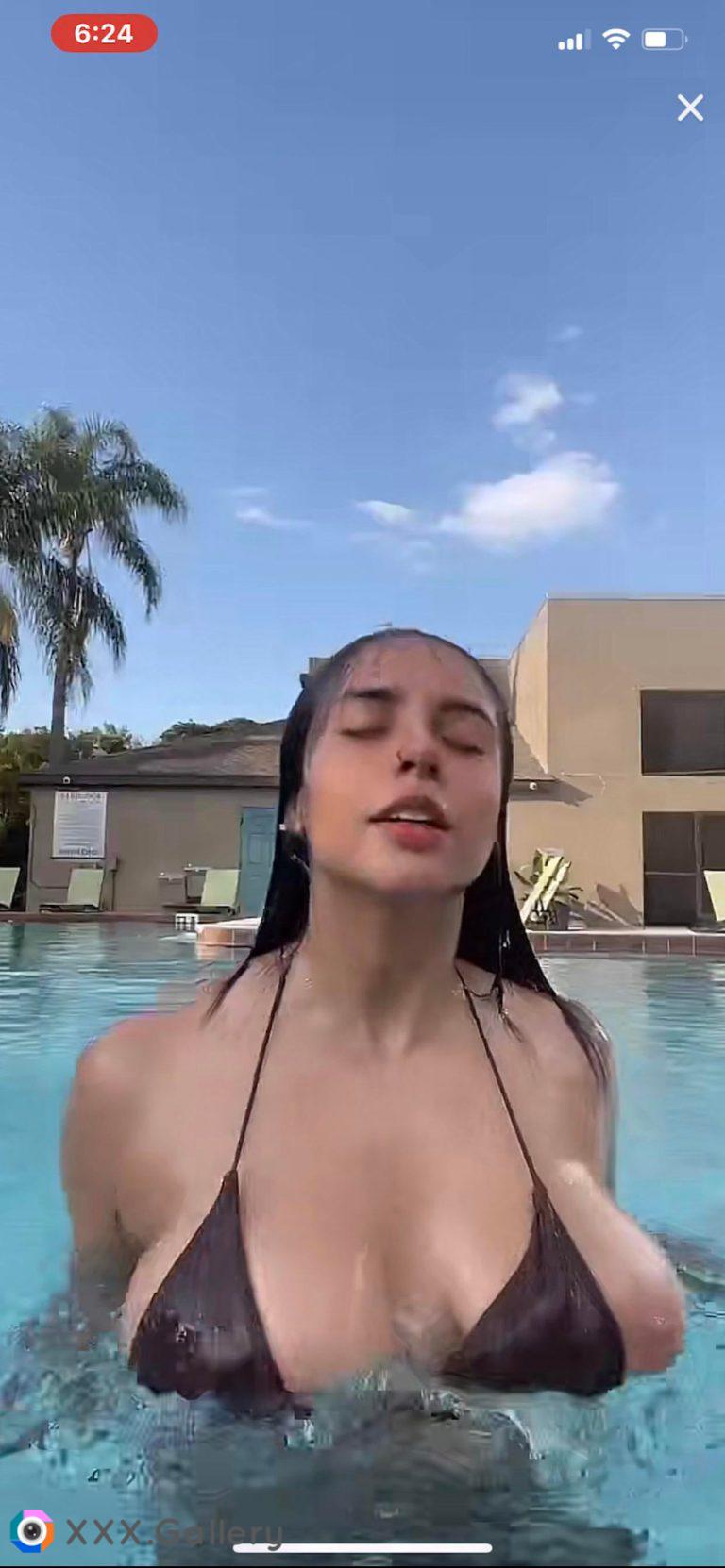 Celesteliv nipslip on live