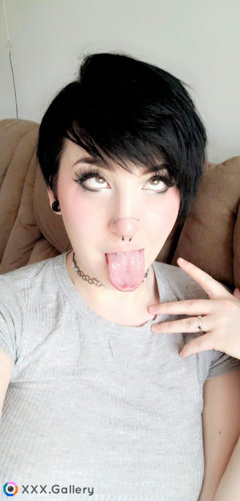 Cute alt girl wants your cum (OC)