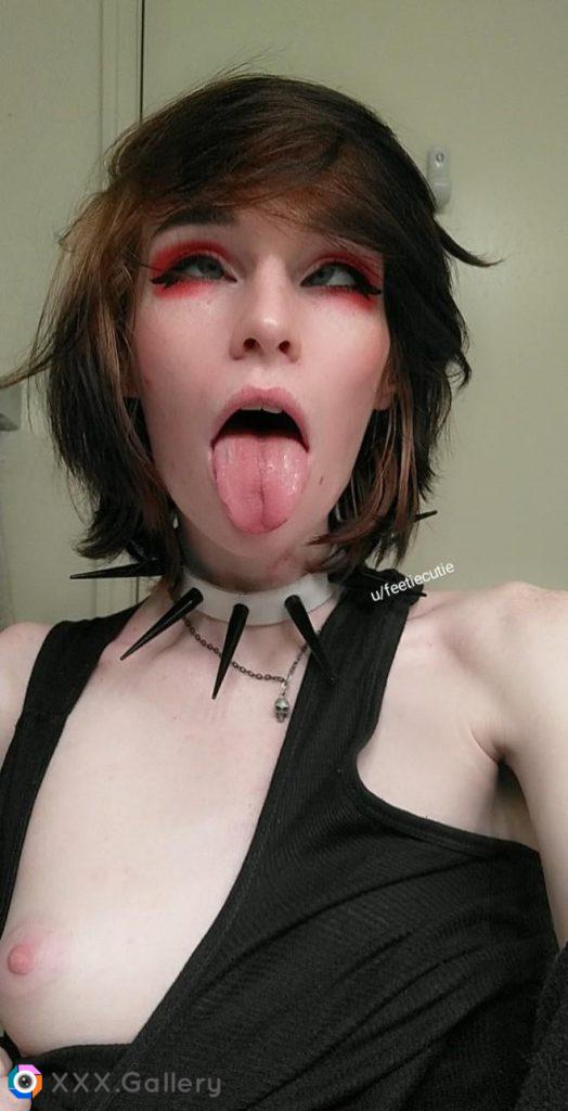 It's not hard to make me ahegao ;)