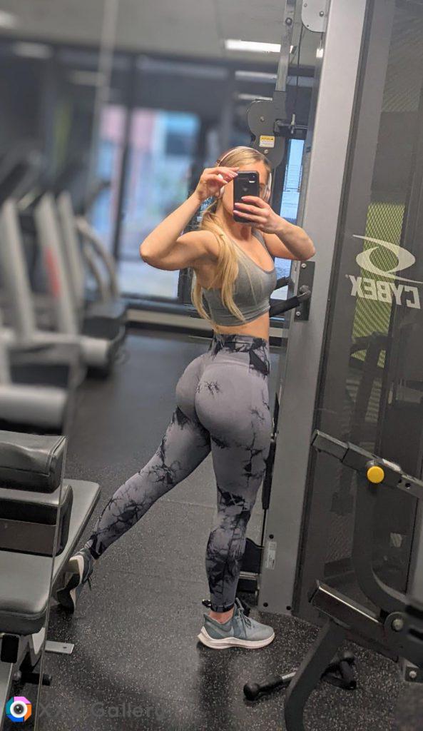 hi! from fit Blondie