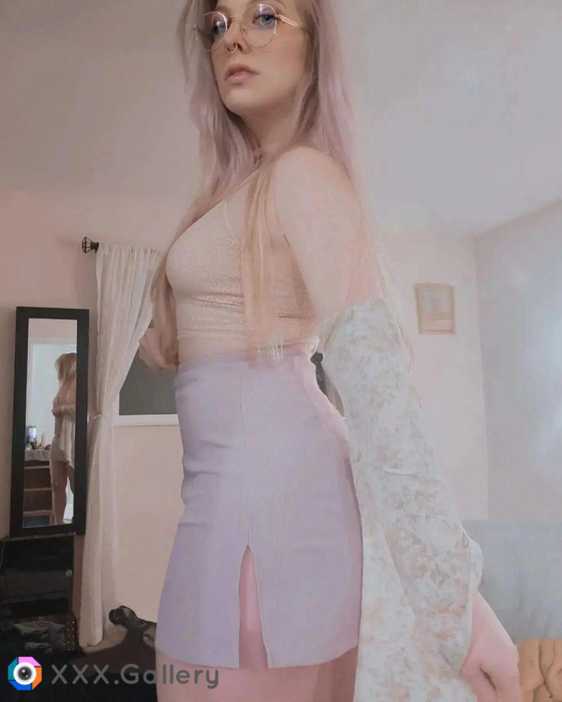 My favorite pastel skirt for a Friday night out with the girls ?