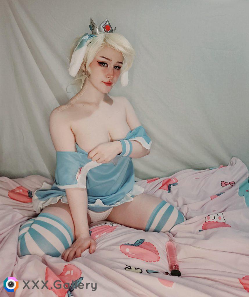 Slutty Bunny Rosalina Cosplay ??