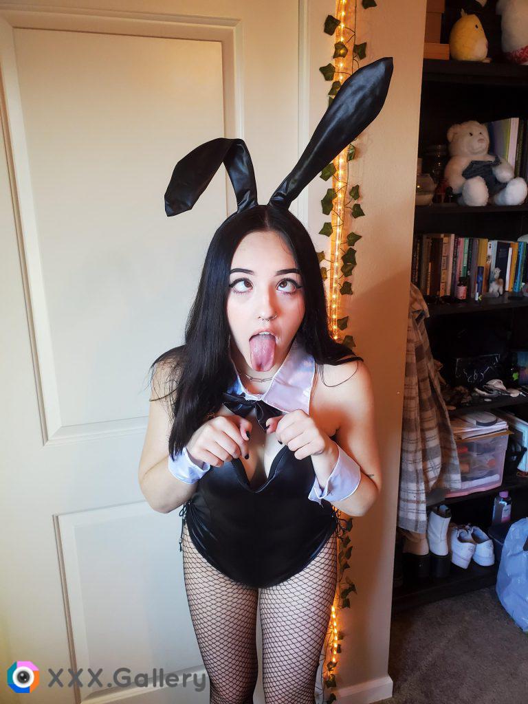 im your bunny girl ♡