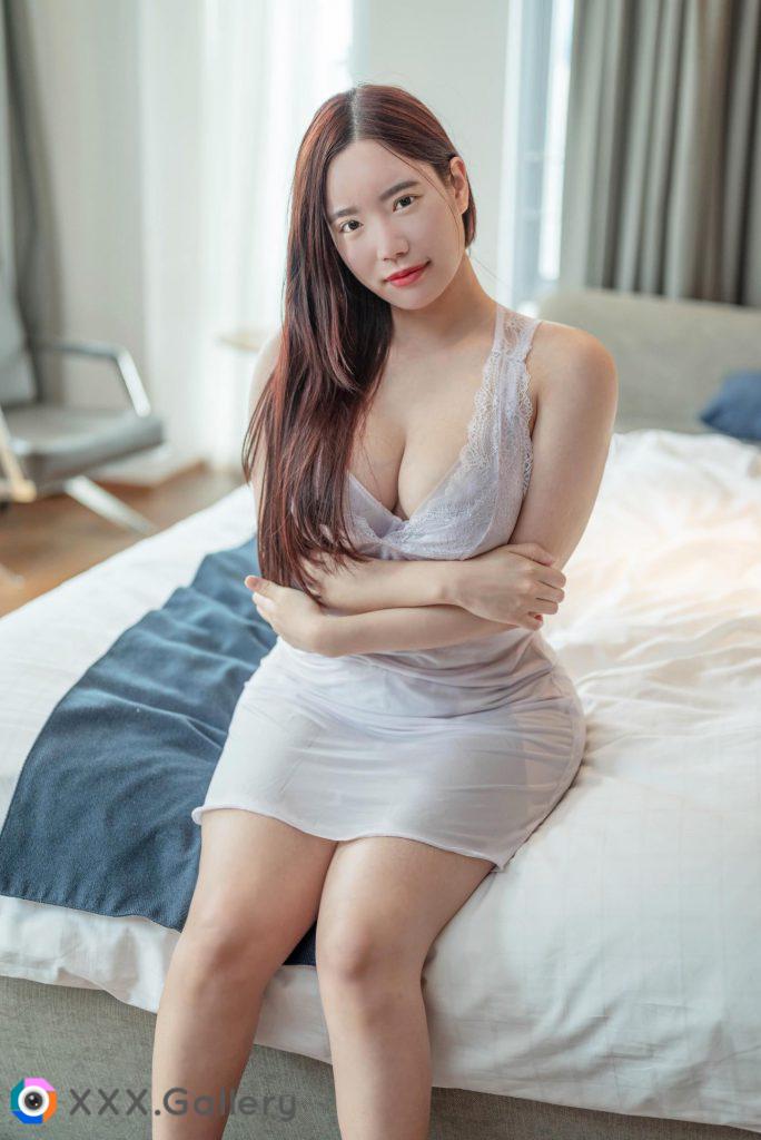 realassbunny asian hot booty model