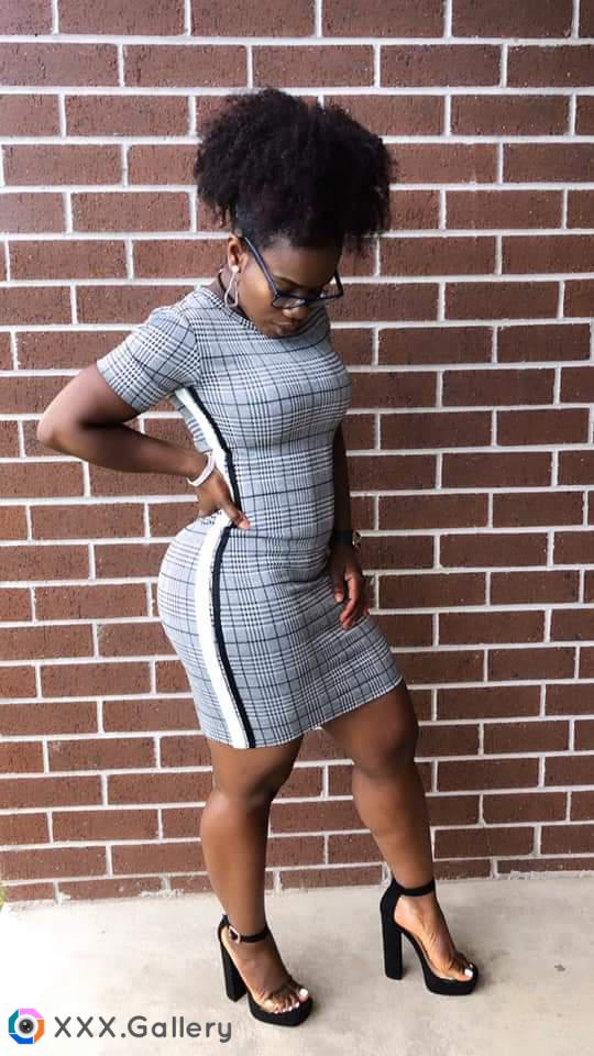 Curvy Chocolate Citie In Tight Dress