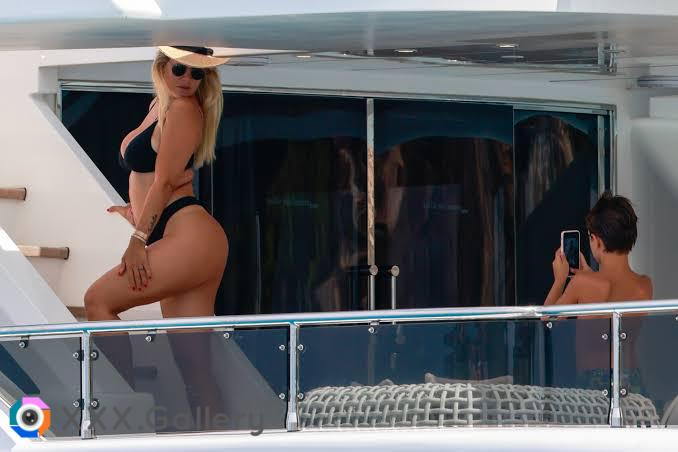 Argentine Actress Wanda Nara getting snapped by her kid! Couldn't get any trashier