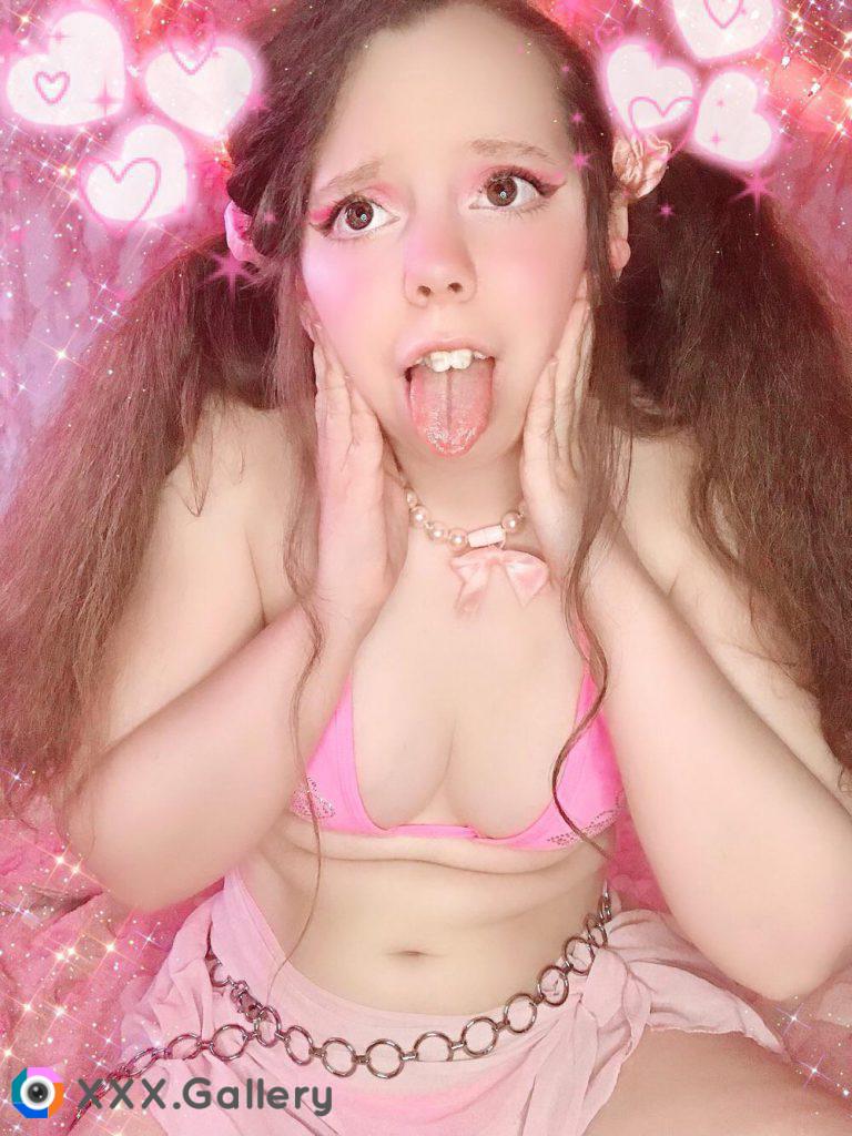 Kawaii bimbo princess!✧*̥₊˚?