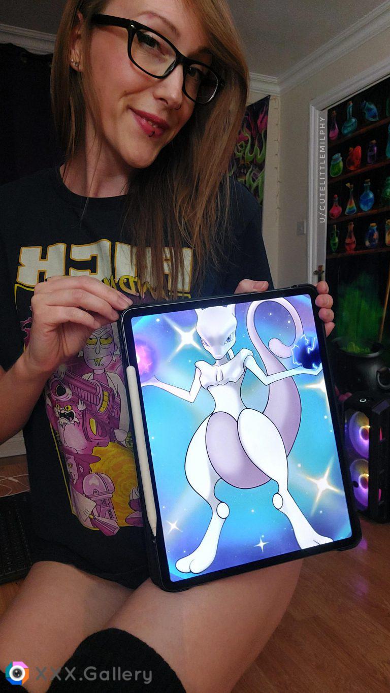 geeky artist gf : what do you think of my Mewtwo so far?