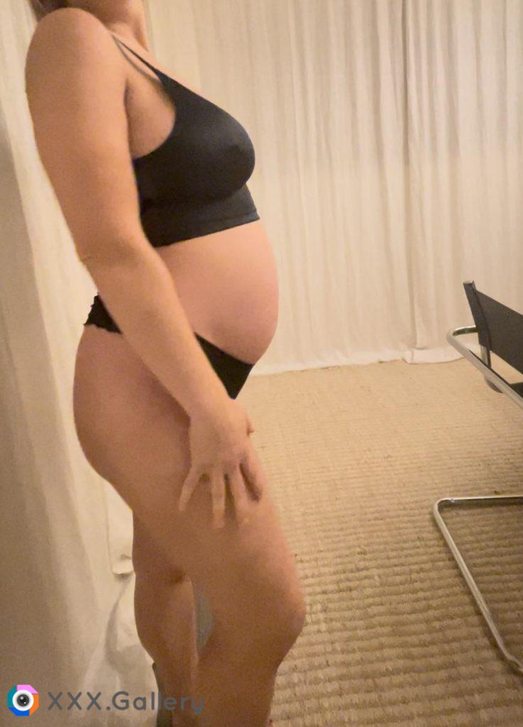 I love my sexy bump!