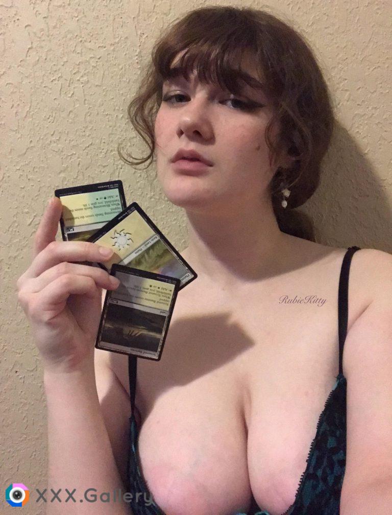 I love playing a little late night magic the gathering 😉💕