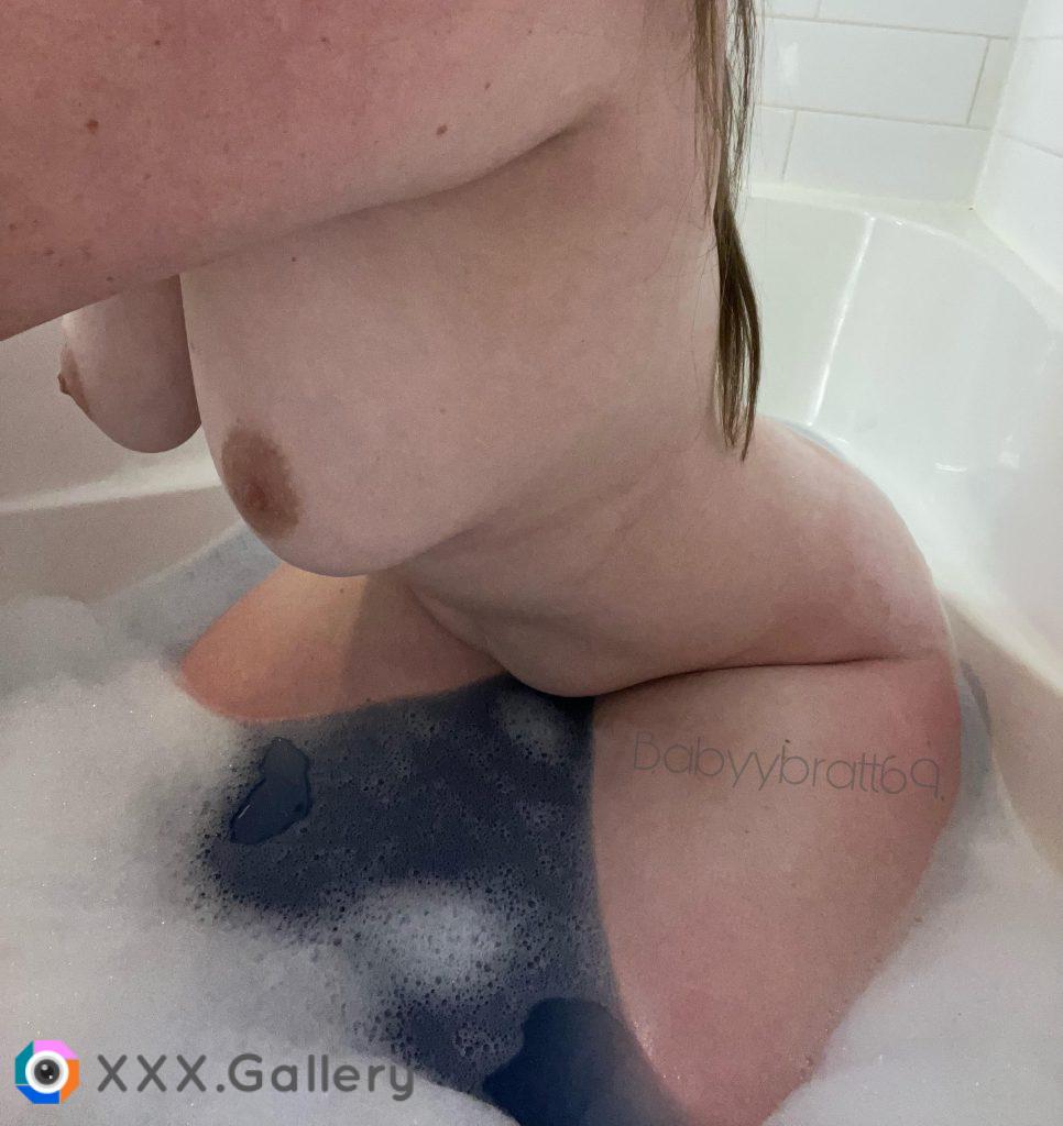 I need a volunteer to help me rinse off💦