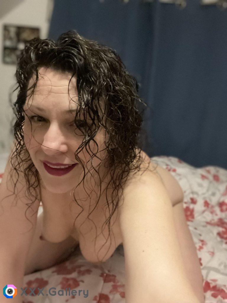 Milfie is showered and ready to fuck