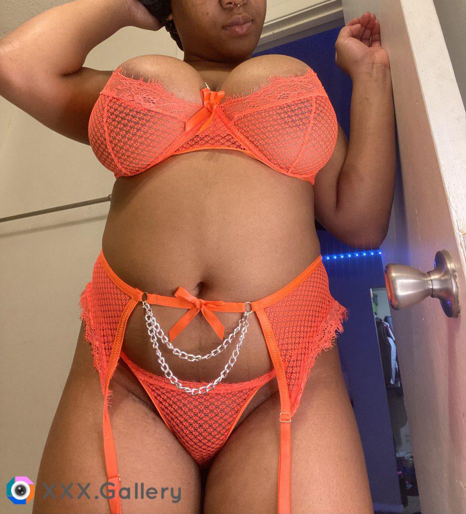 i love this orange set