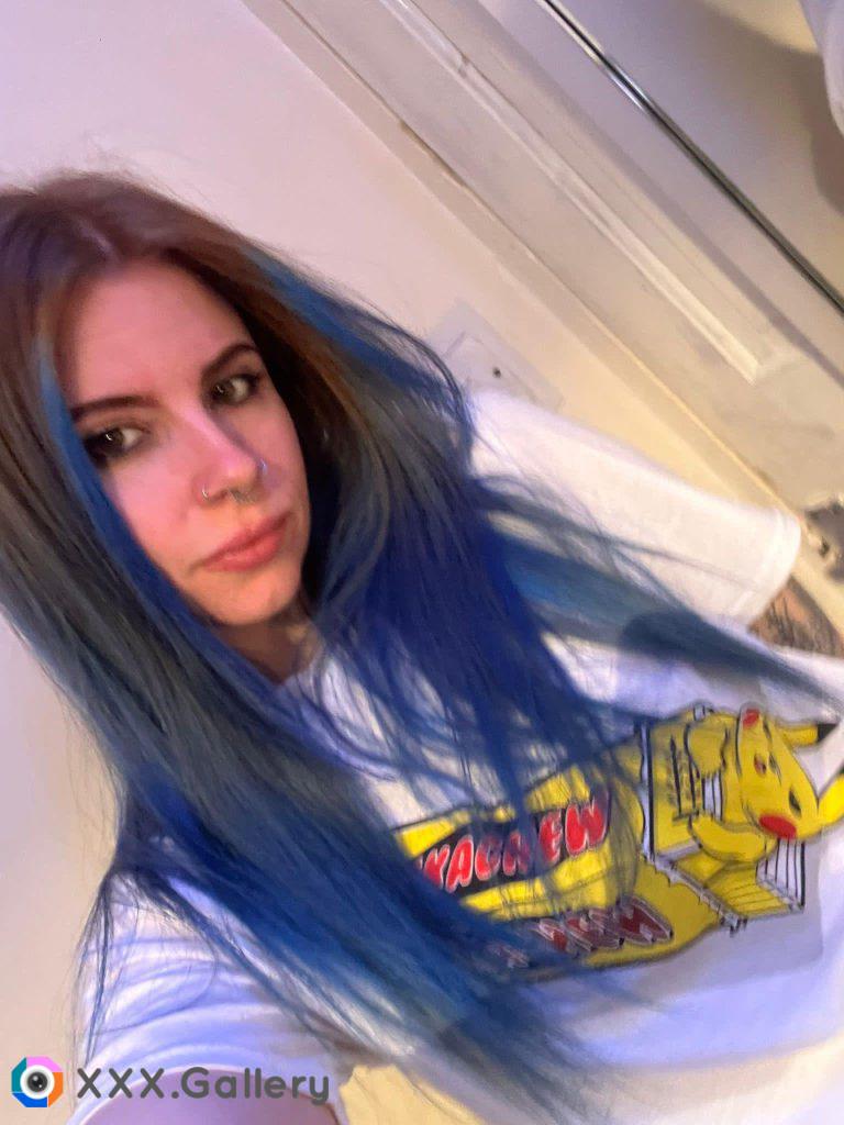 Do u like my blue hair baby?