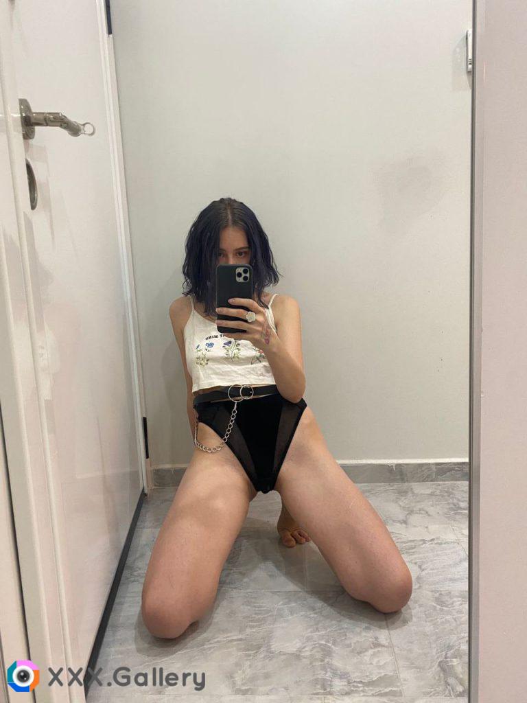 First time changing room selfie... don't judge hard...