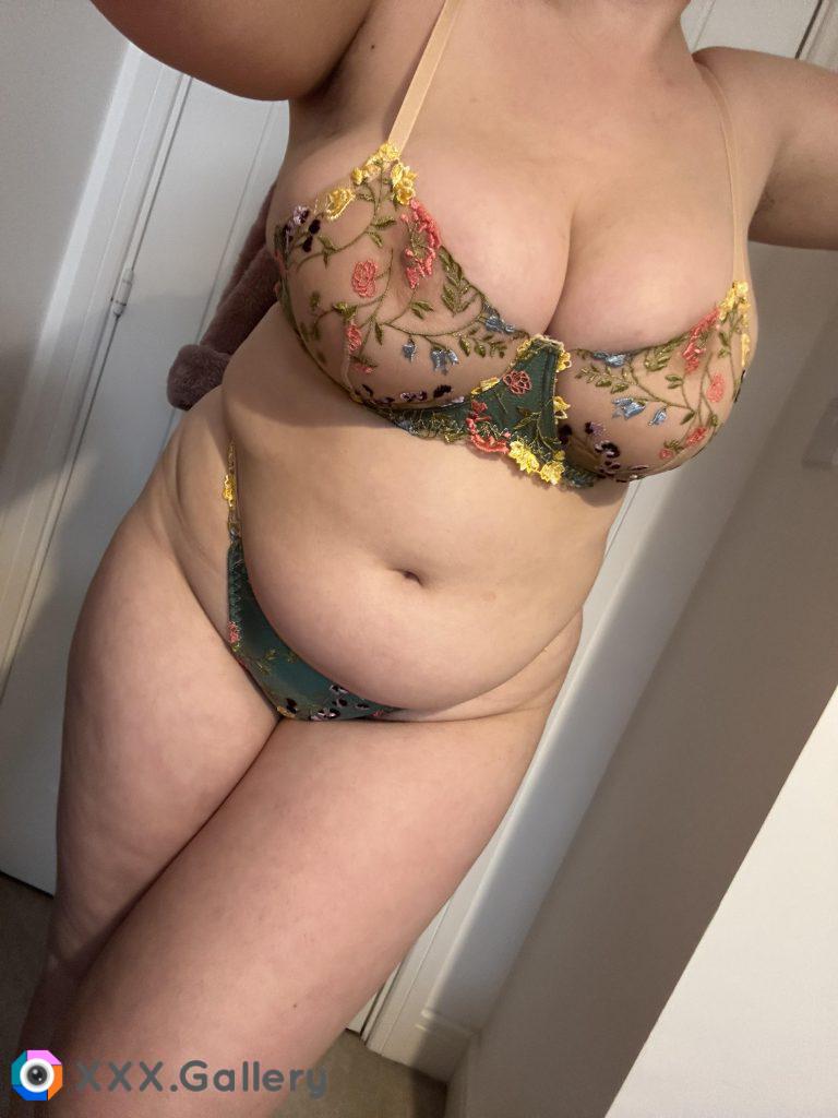 Unfortunately my F cups don’t quite fit into my new lingerie…😋 [OC]