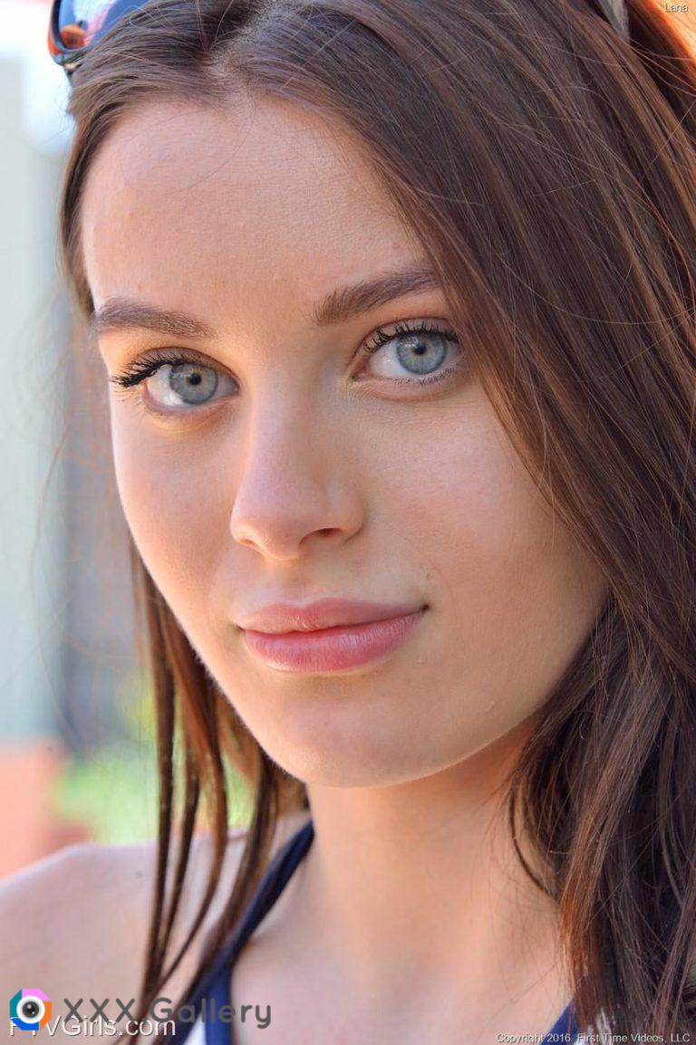 Lana Rhoades 2