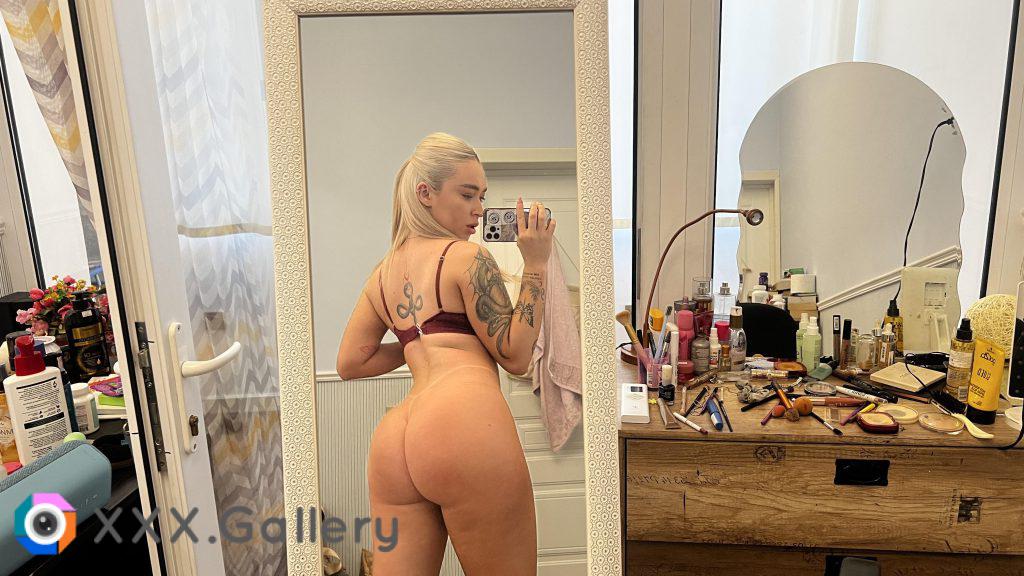 Checking my own ass in mirror