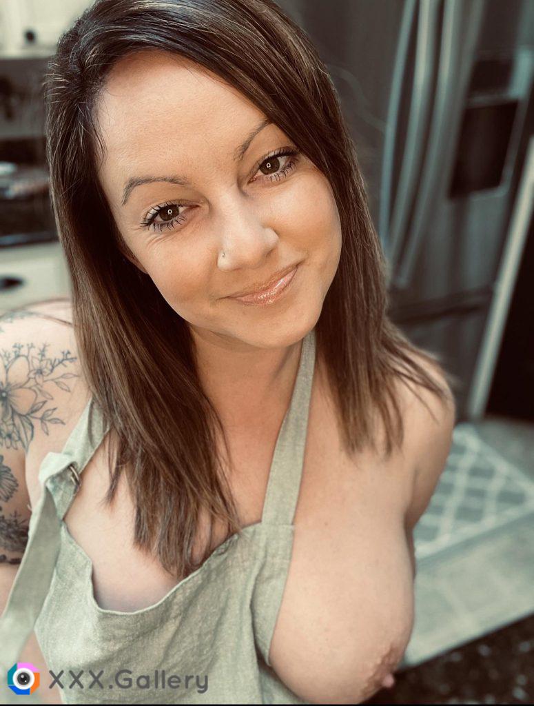 Cutest lil tattooed milf…37F