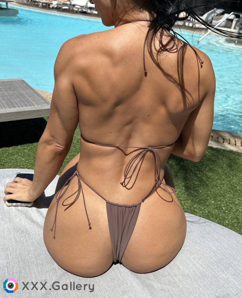 Watching all them cocks get hard down by the pool 😉