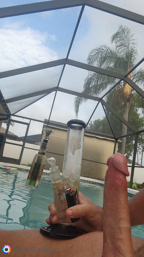 Foggy Friday (M)ornings are perfect for ice bonging. Which to smoke first, you say?? 😵🥵