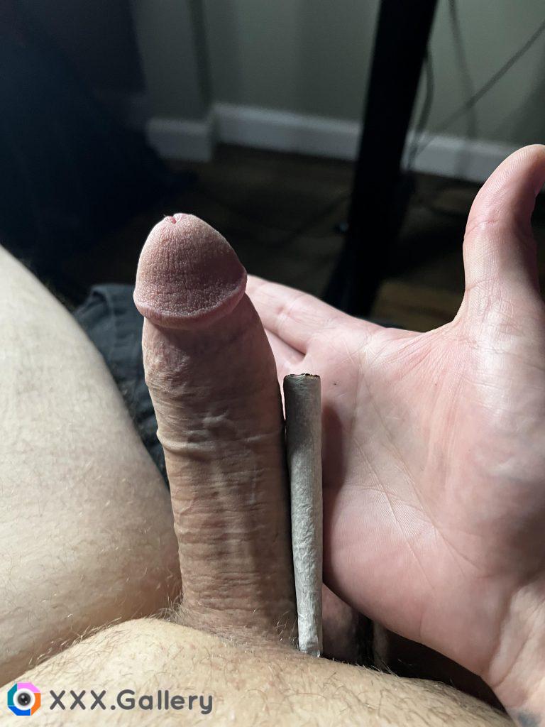 [M] Big doink, penis for scale.