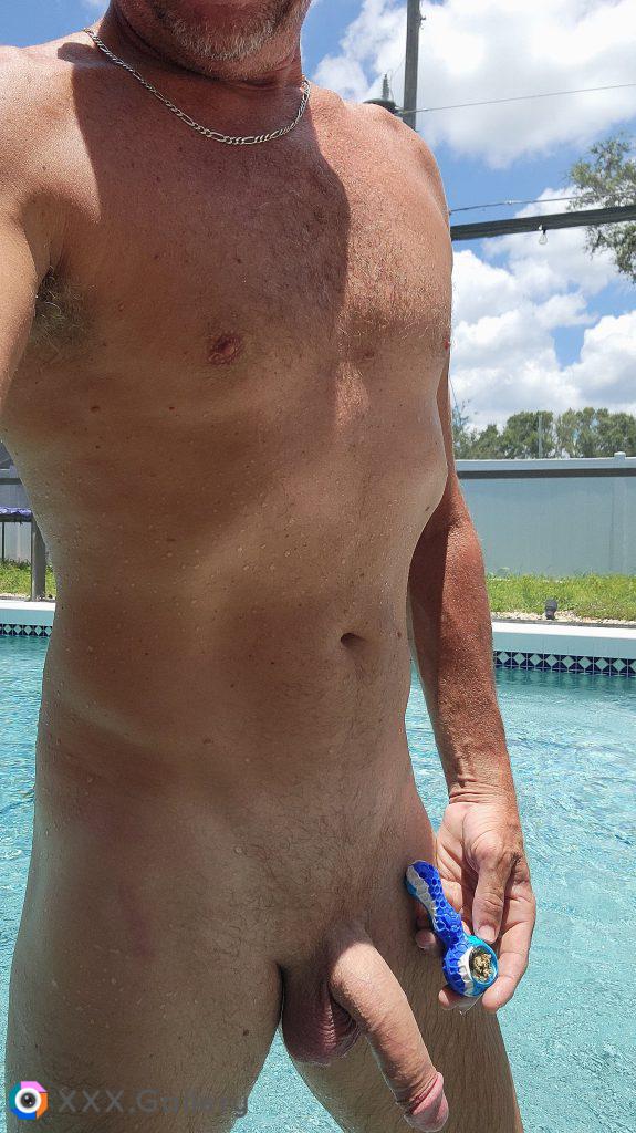 (M)id-Day Pool Fun w/ Some Fritterz Flower, Who Wants To Get Wet? 💦🥳🍃🌿