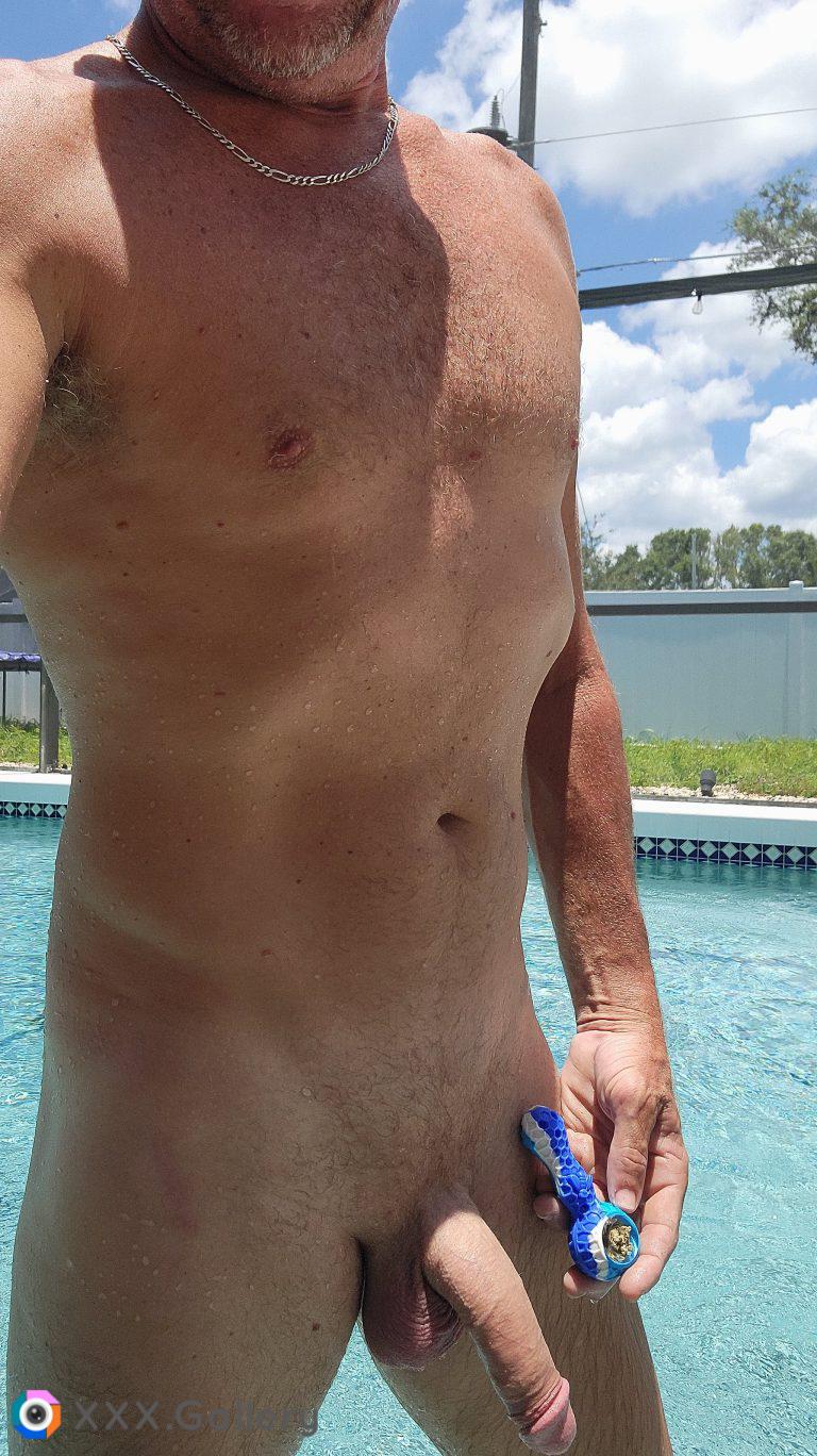 (M)id-Day Pool Fun w/ Some Fritterz Flower, Who Wants To Get Wet? 💦🥳🍃🌿