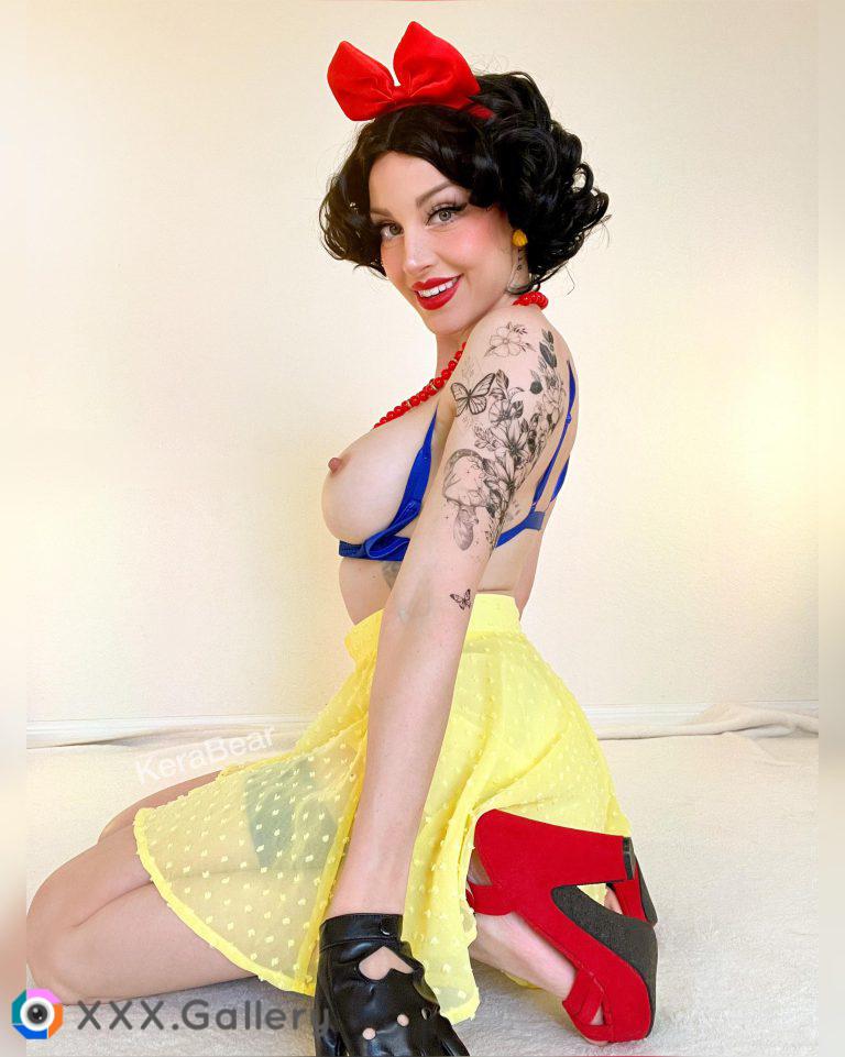 Snow White from Snow White and the Seven Dwarfs by Kera Bear