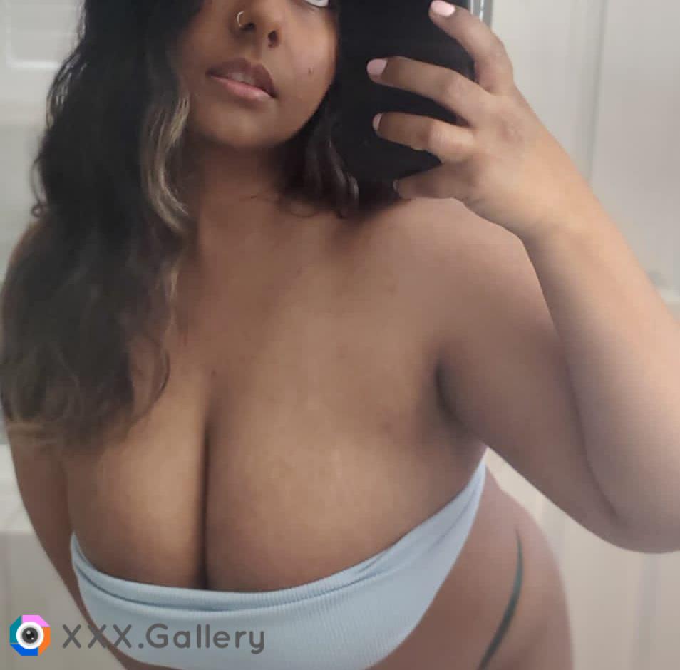 5'1 thick girl here 😗 [f]