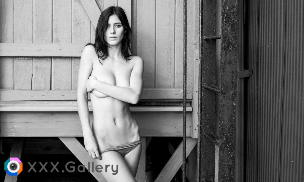 Alejandra Guilmant island photoshoot