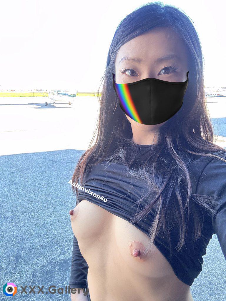 [IMG] Flashing the airport tarmac