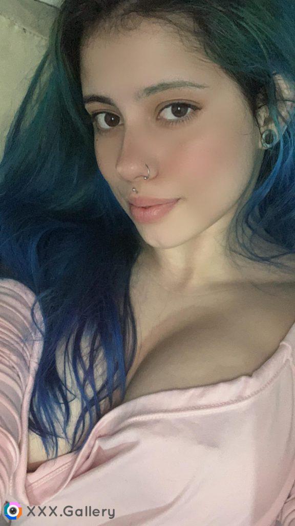 My blue hair is best paired with your cum on my tits😘