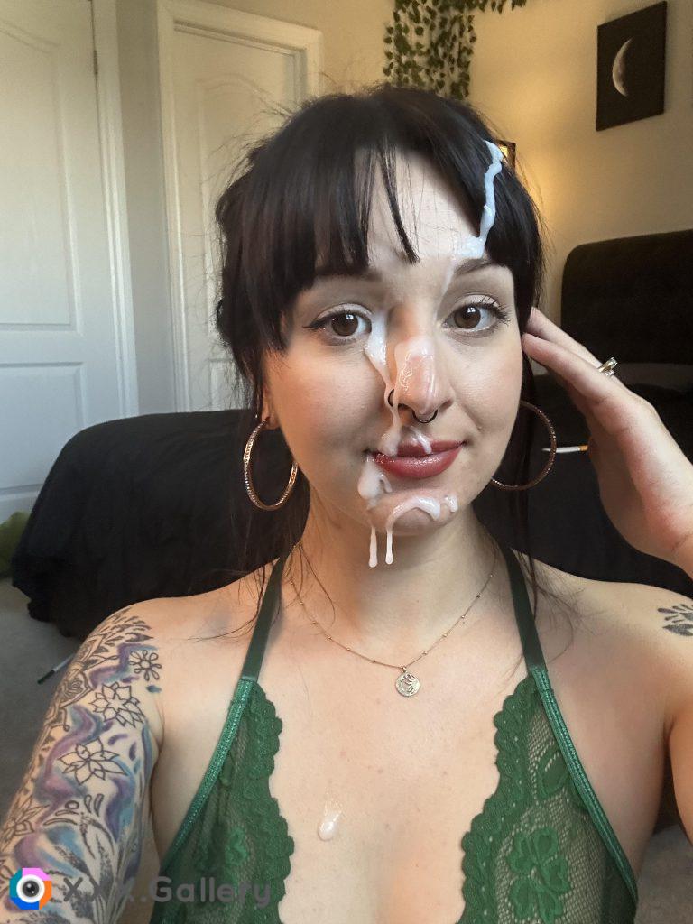 Feeling like a cute little cumslut!