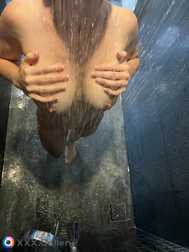 Morning shower! Who wants to join?