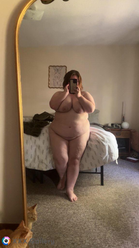 Never posted a full body nude. Please be kind 👉👈